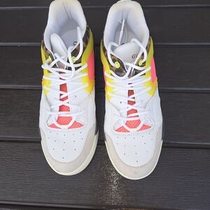Guess Women's Athletic Shoes Size 8 - White, Yellow, Pink Animal Print. *Read*